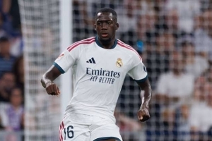 每体：科纳特受伤让皇马遭遇后防伤停危机，穆帅紧急寻找应对方案